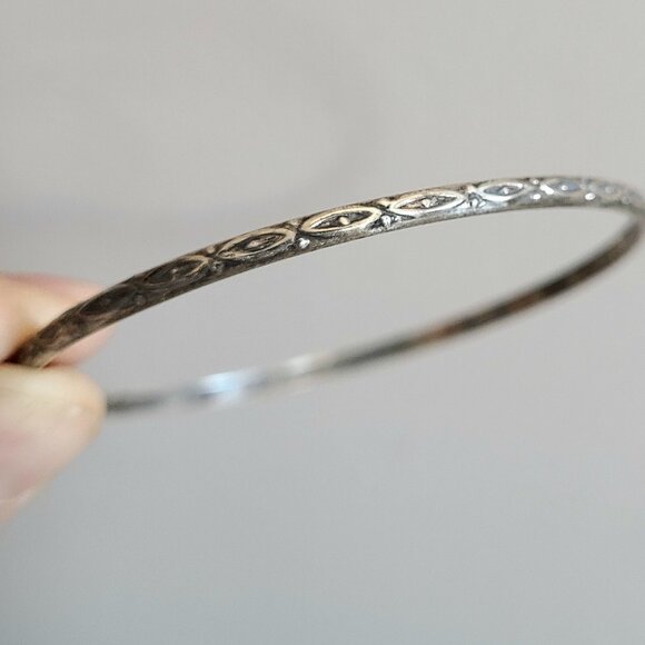 Sterling silver 925 Mexico etched bangle/bracelet - Picture 2 of 7
